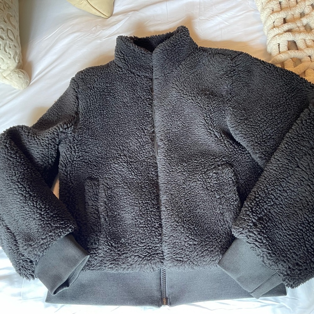 ZYIA EUC Black Teddy Jacket Size Small